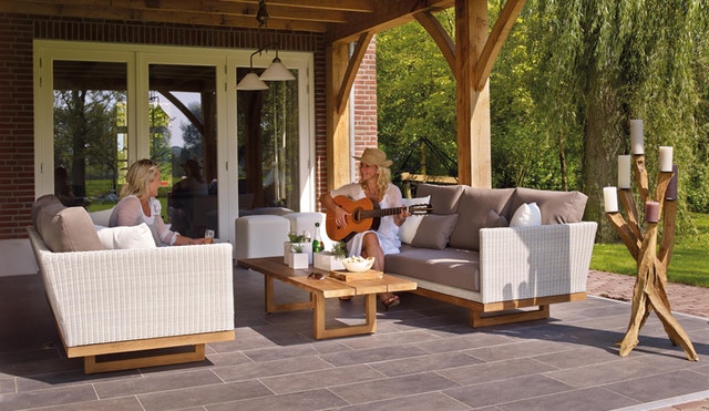 4 Easy Ways to Make the Most of Your Outdoor Living Space