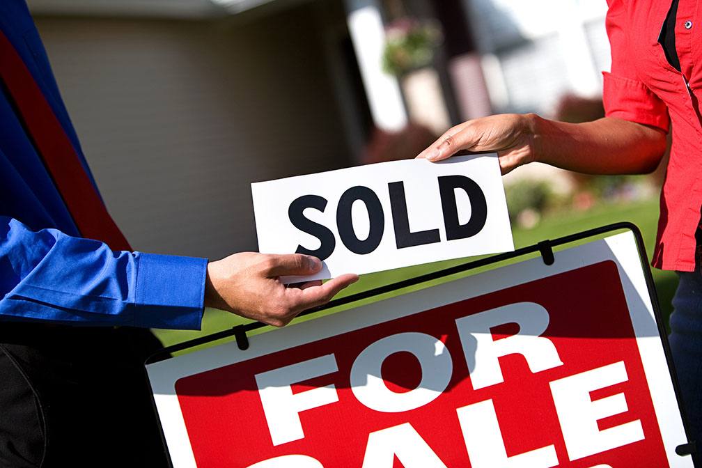 Buying a New Home in a Hot Real Estate Market? Here Are 4 Tips You Will Need to Be Successful