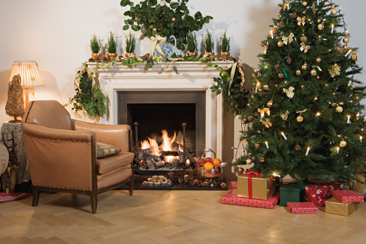 Deck the Halls: 4 Staging Tips to Follow When Selling Your Home This Holiday Season
