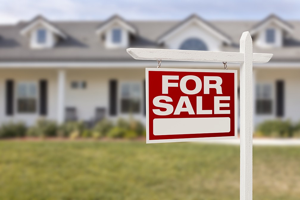 First-Time Home Sellers: Don't Miss These 4 Tips That Will Keep Your Sale Moving Smoothly
