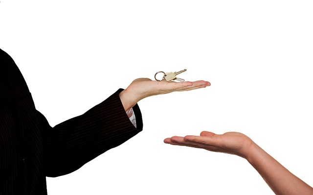 How Often Should Your Real Estate Agent Contact You