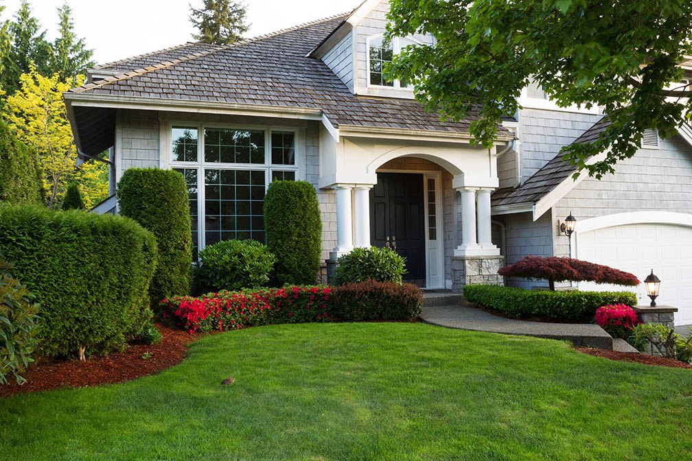 Spring Staging Tips: Using Your Lawn and Flower Beds to Boost Your Curb Appeal