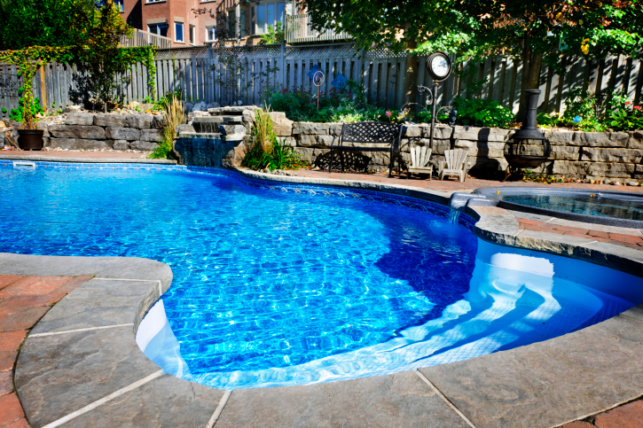 Which Type of Pool Is Right for You? We Look at the Best Designs for Your Backyard