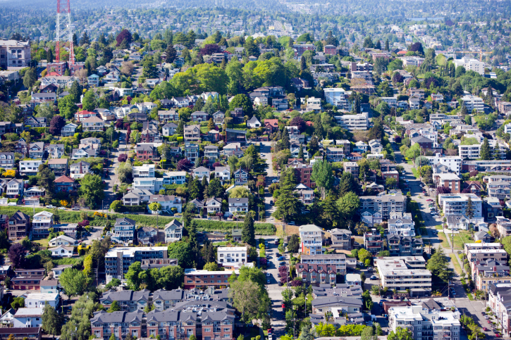Buying a Home This Fall? Here’s How Your Choice of Neighborhood Will Impact Your Mortgage