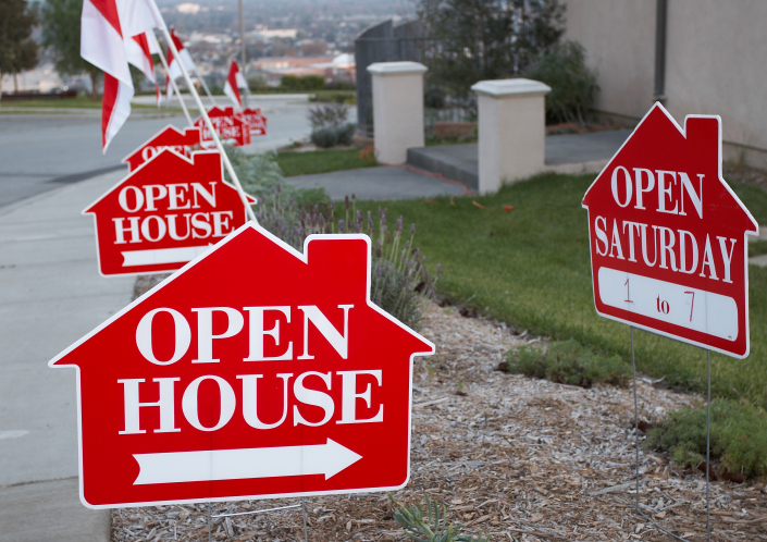 'Free Pizza for Life' and Other Crazy Home Sales Gimmicks from Across the Nation