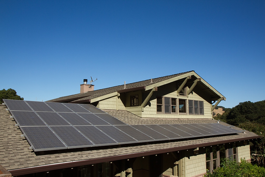 Going Solar: 3 Reasons Why Solar Panels Should Be Your 2018 Home Improvement Project