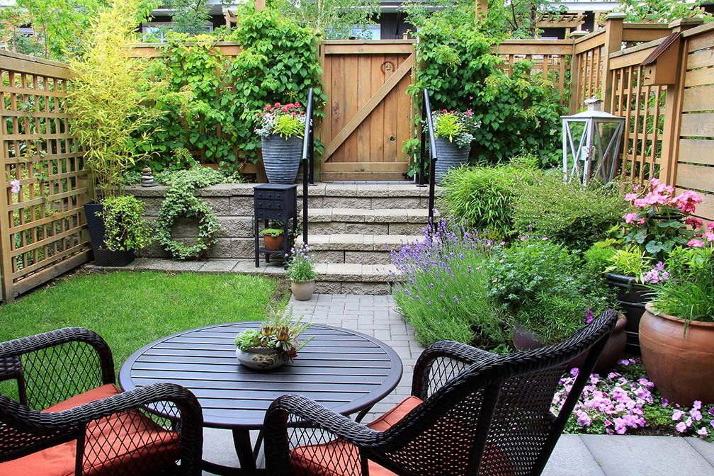 How to Make a Small Backyard a Great Selling Featur